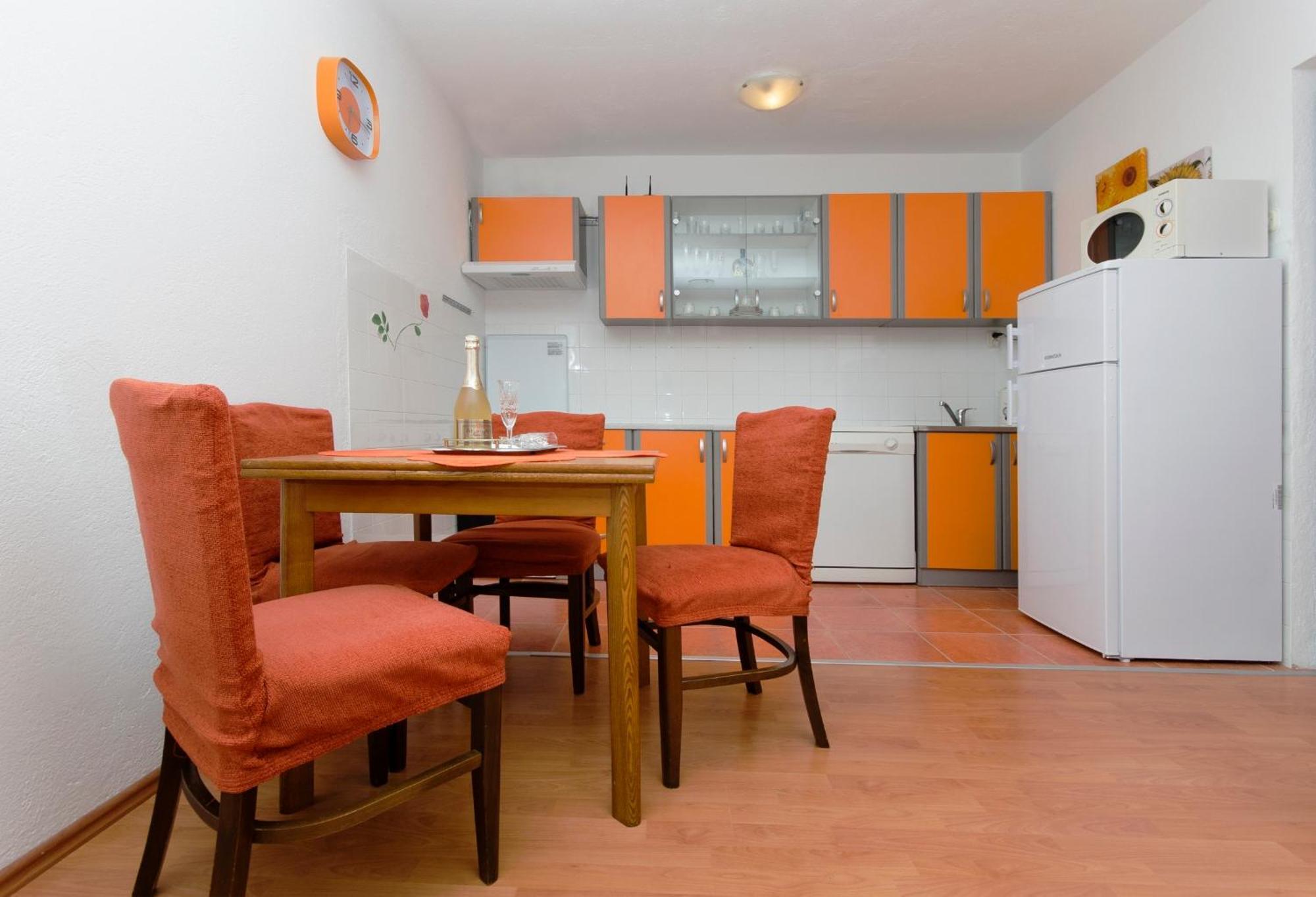 City Apartments Nada Makarska Room photo